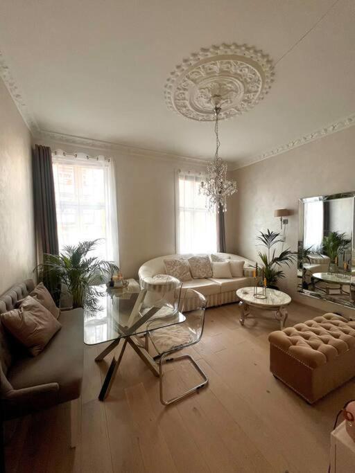 Royal Neighbourhood Elegant Flat In Central Oslo Bagian luar foto